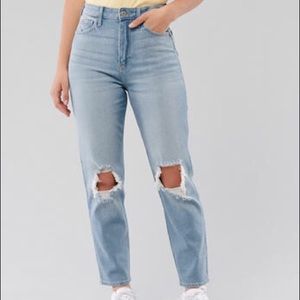 Hollister Mom Jeans Ripped Knees